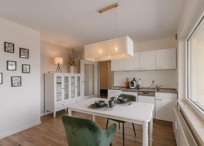 Exklusiv & Zentral: 1-Zi. Apartment Mit Balkon Stellplatz