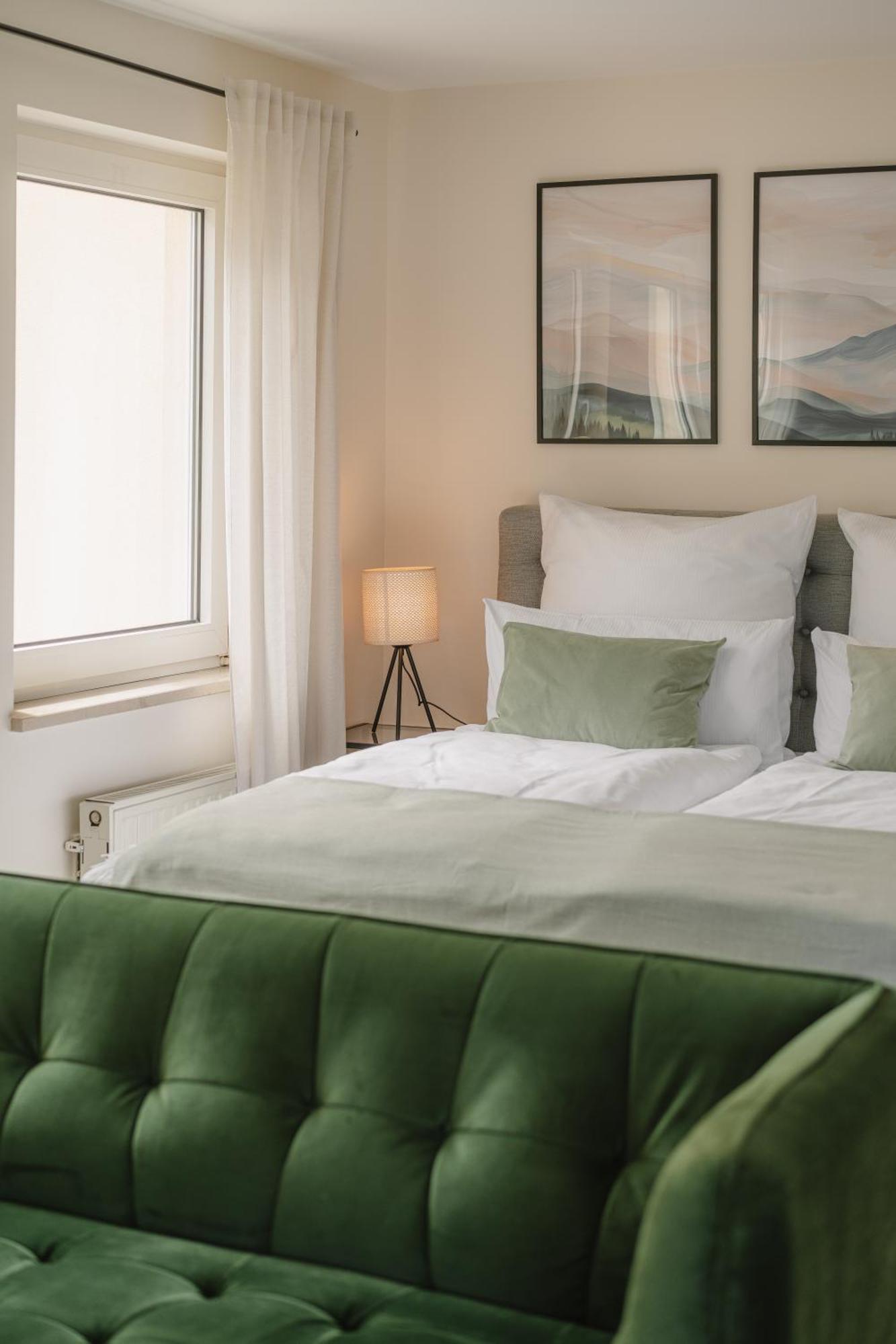 Apartment Exklusiv & Zentral: 1-zi. Mit Balkon Stellplatz Bayreuth