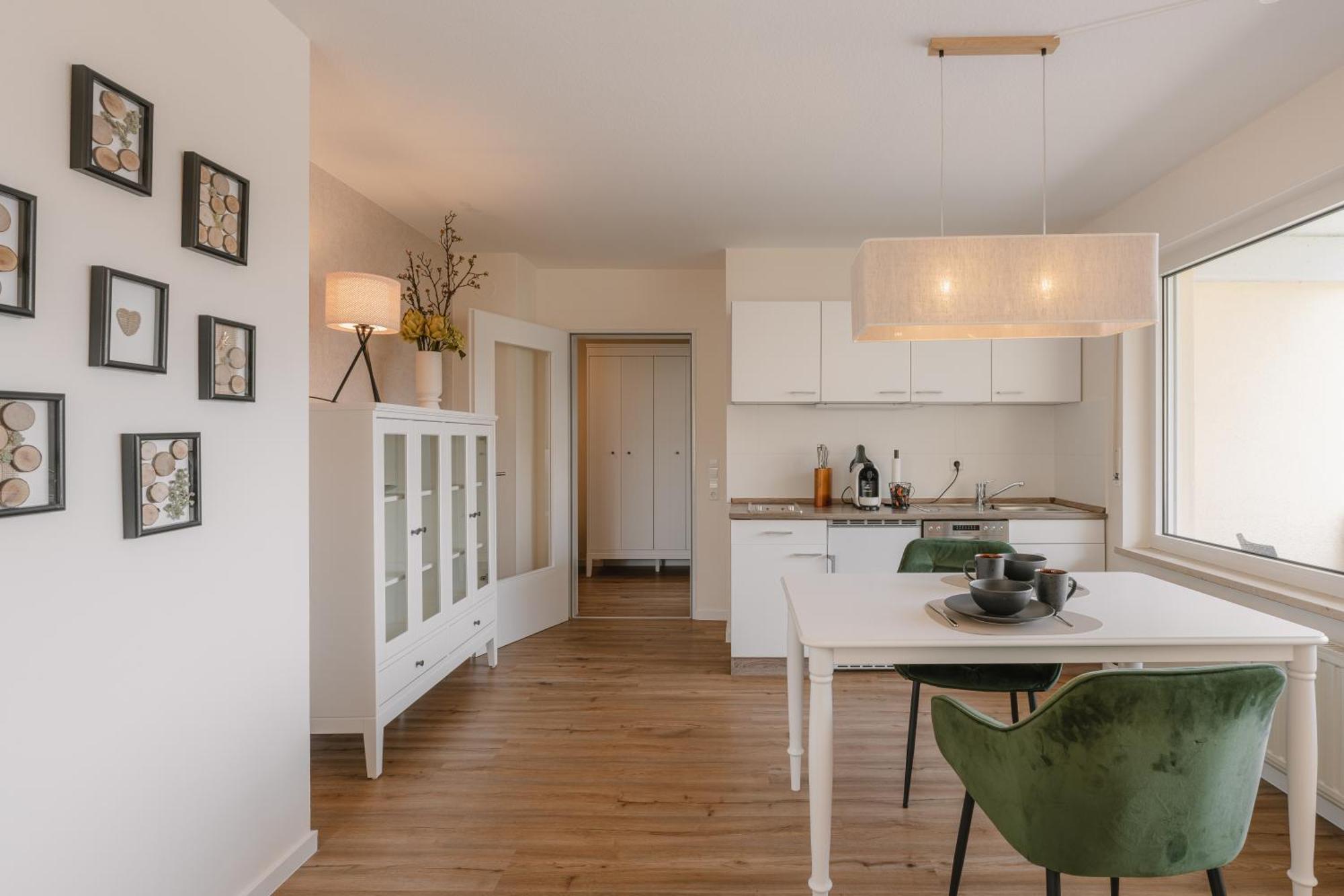 Apartment Exklusiv & Zentral: 1-zi. Mit Balkon Stellplatz *