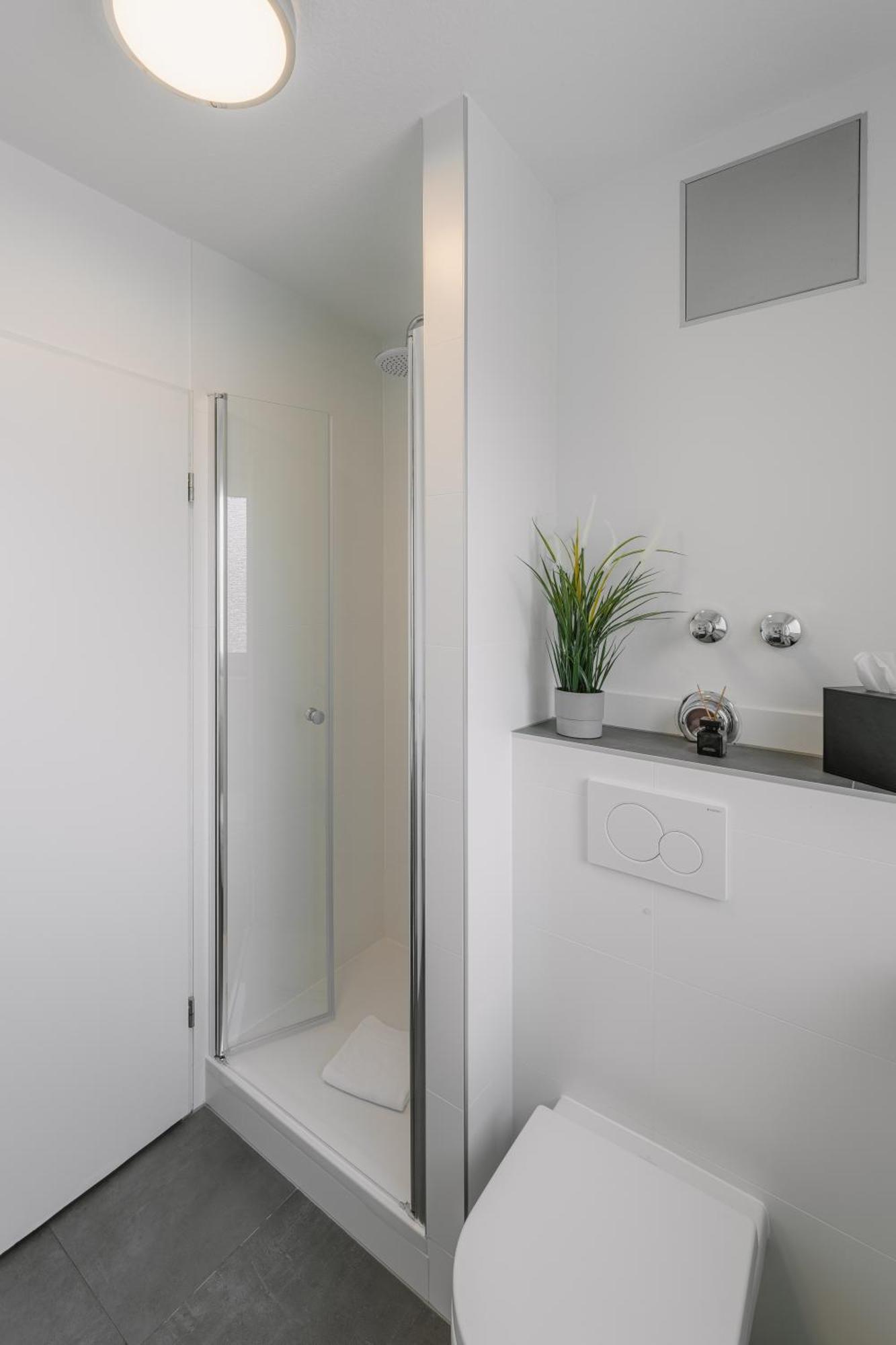 Exklusiv & Zentral: 1-zi. Mit Balkon Stellplatz Apartment Bayreuth
