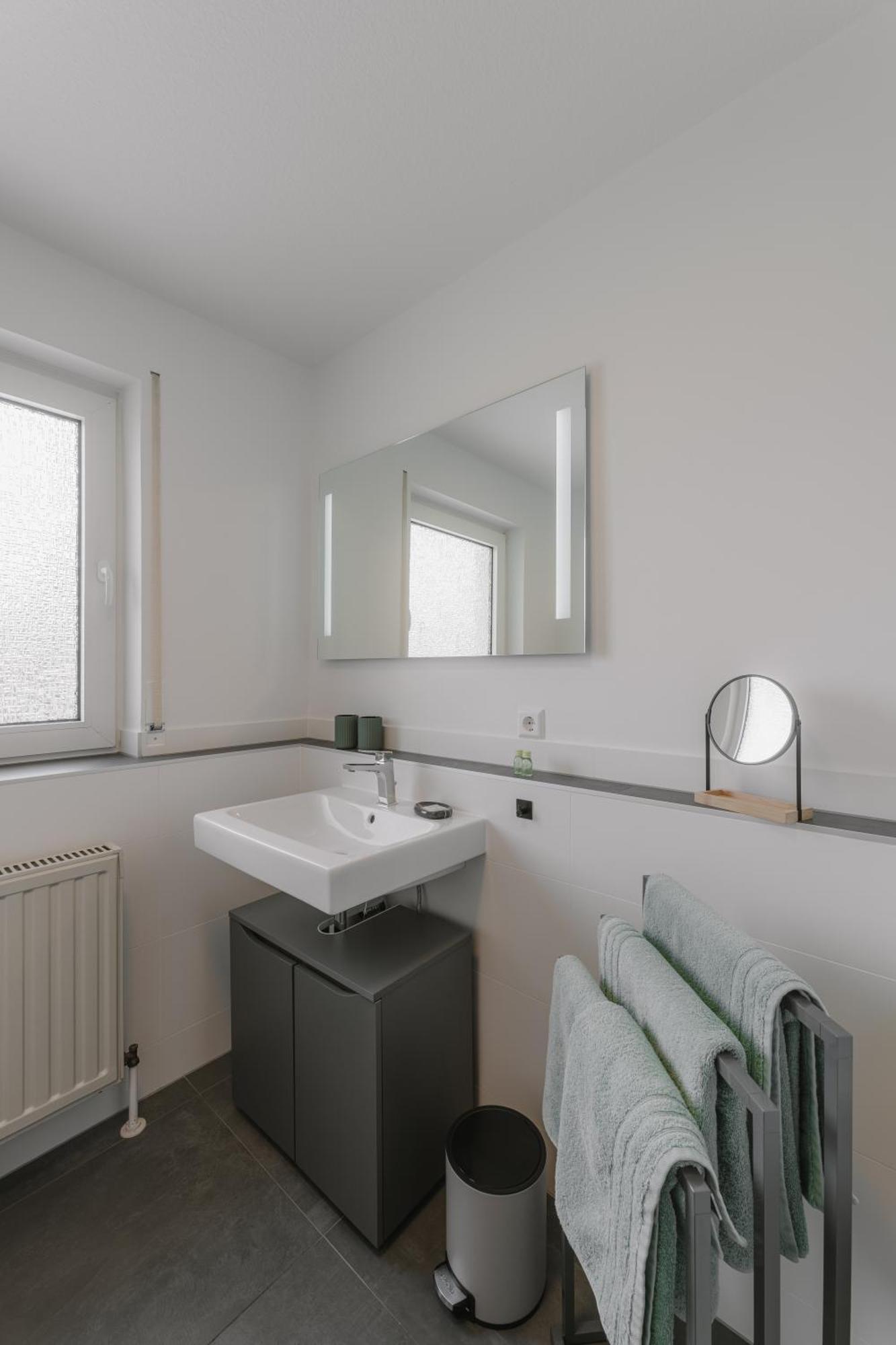Exklusiv & Zentral: 1-zi. Mit Balkon Stellplatz *