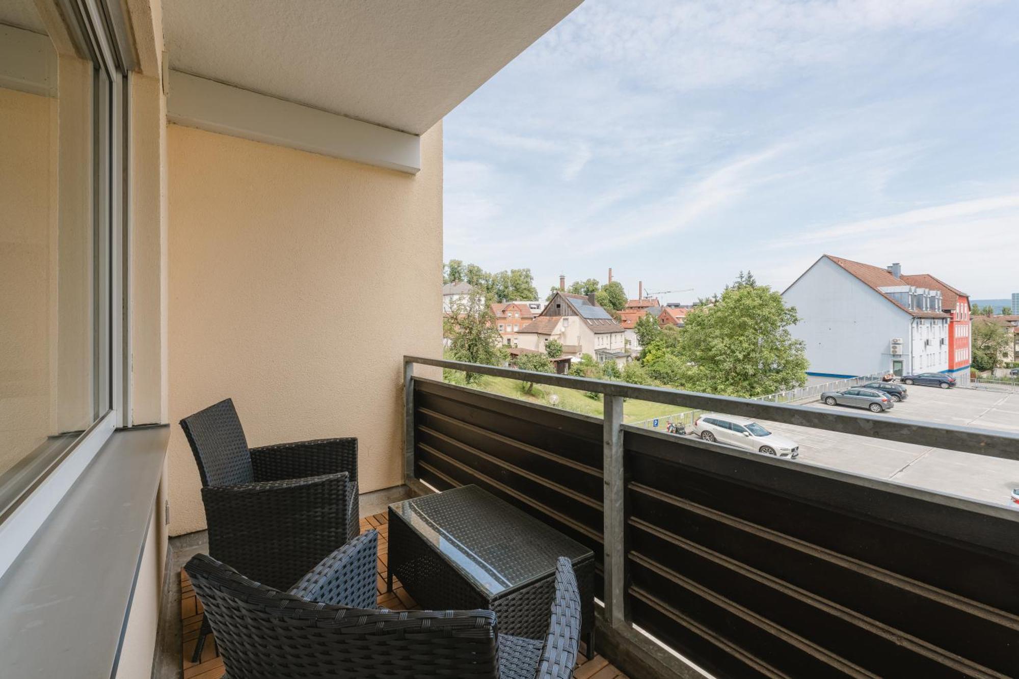 Exklusiv & Zentral: 1-zi. Mit Balkon Stellplatz * Bayreuth